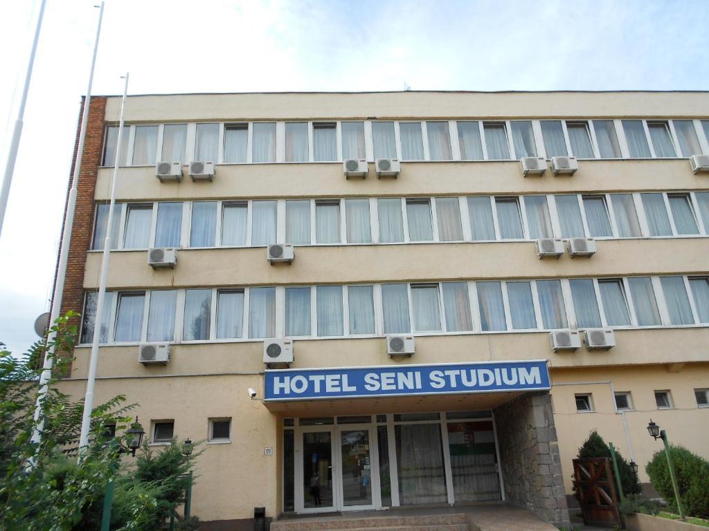 Hotel Seni Studium بودابست المظهر الخارجي الصورة